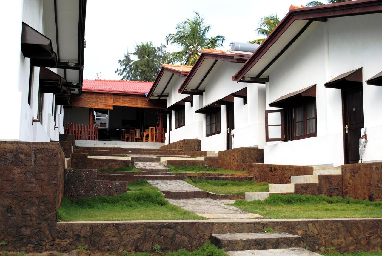 Ramon beach resort Ambalangoda  Exterior foto